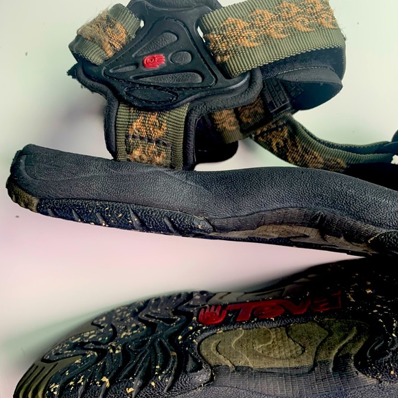 Teva Men’s Adjustable Rugged Sandals with Earthy Pattern Size 10 - Picture 4 of 12